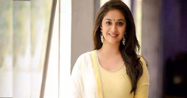 Keerti Suresh Mass Dance for Thapalapthy Vijay